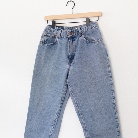 Vintage Levi's 550 Size 9 Tapered Leg Light Wash - Picture 2 of 5